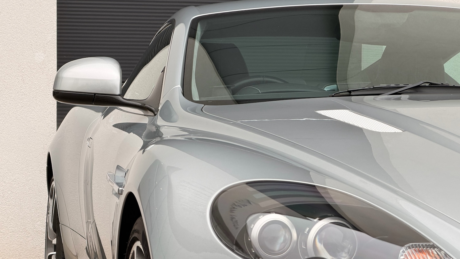 Used Aston Martin DBS 2010 for sale - 77329053: Photo 19