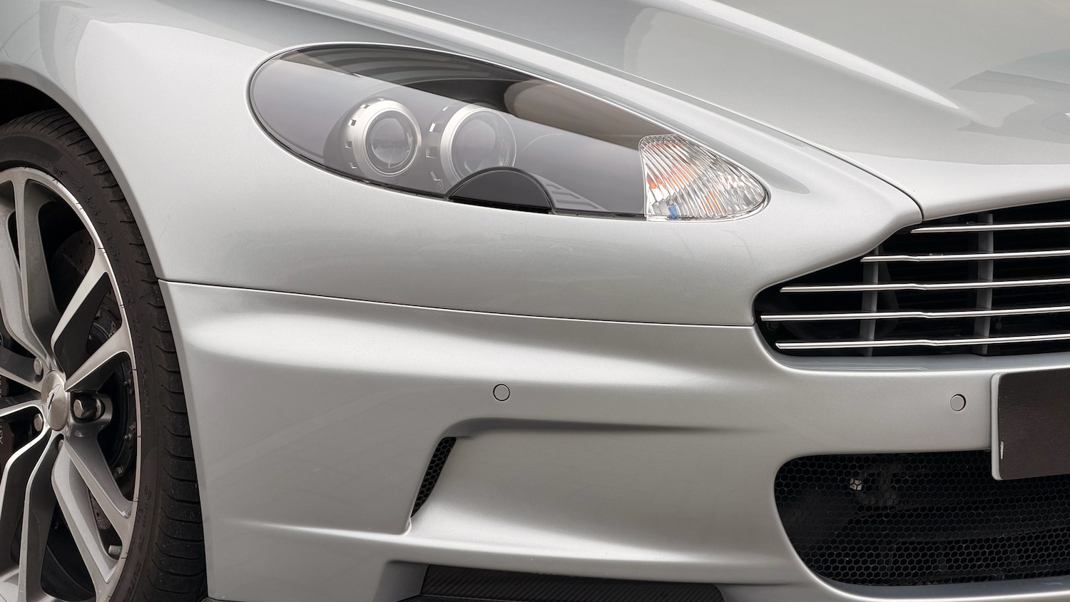 Used Aston Martin DBS 2010 for sale - 77329053: Photo 22