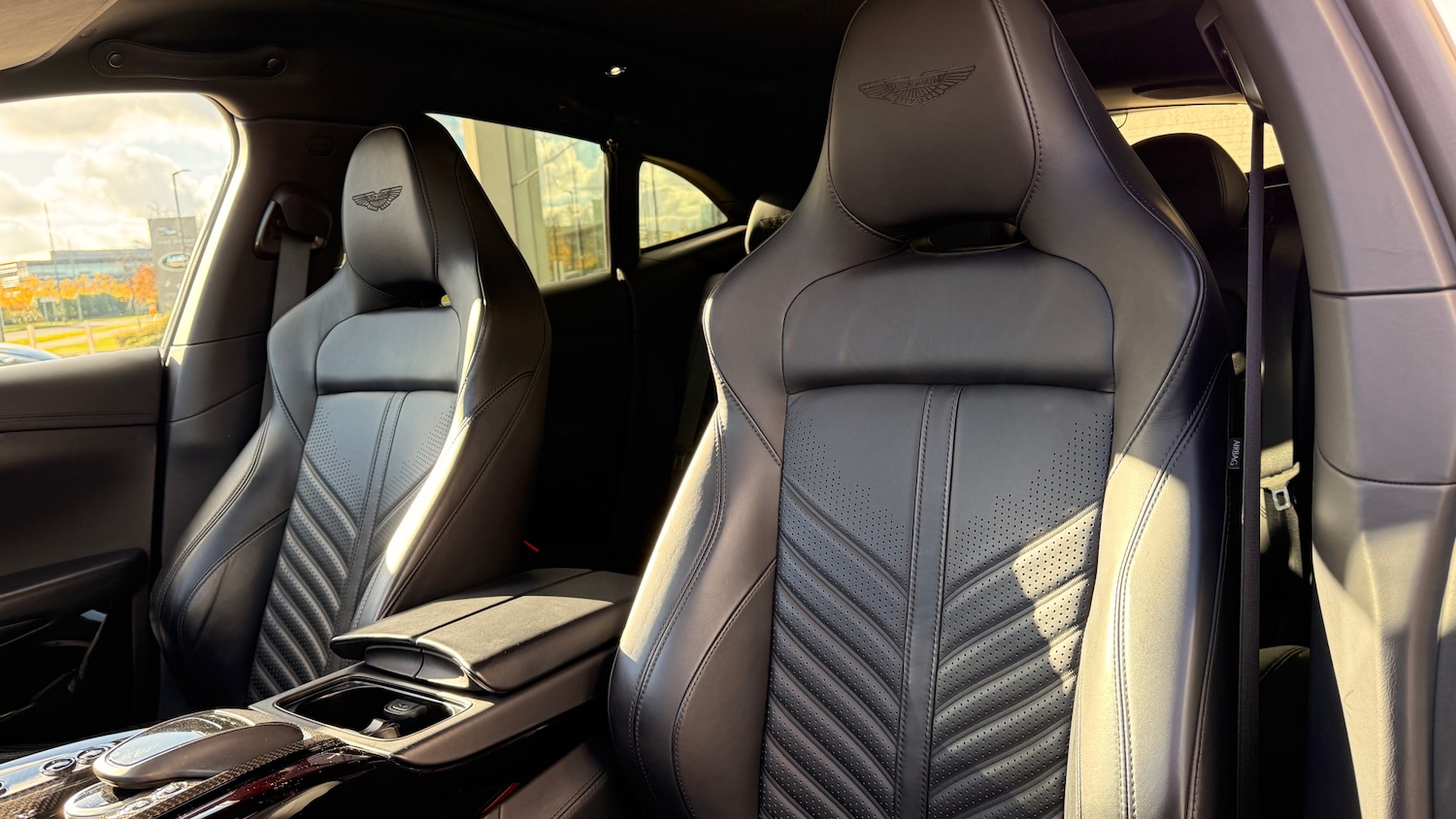 Used Aston Martin DBX 2022 for sale - 76334923: Photo 25