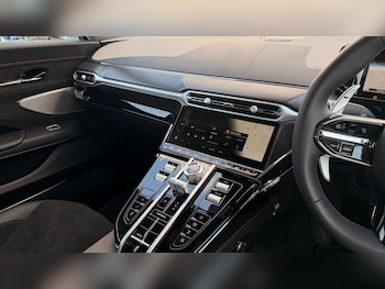Used Aston Martin Vantage 2026 for sale - 79346517: Photo