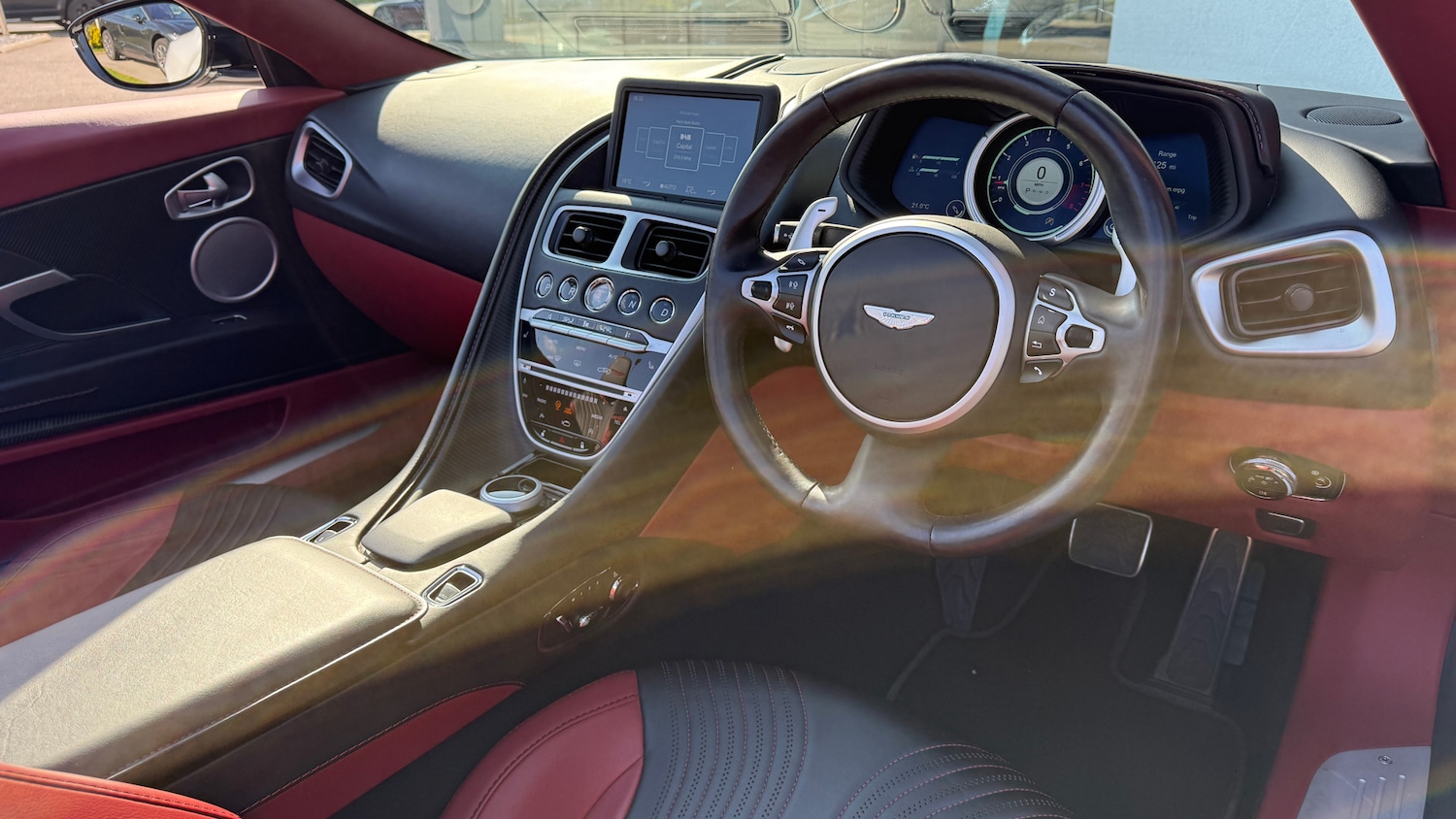 Used Aston Martin DB11 for sale - 76470943: Photo 3