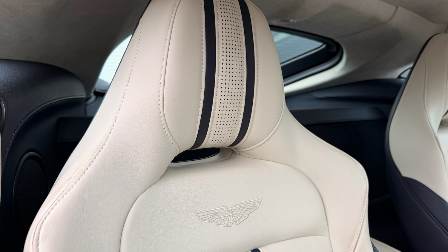 Used Aston Martin Vantage 2023 for sale - 77494623: Photo 5