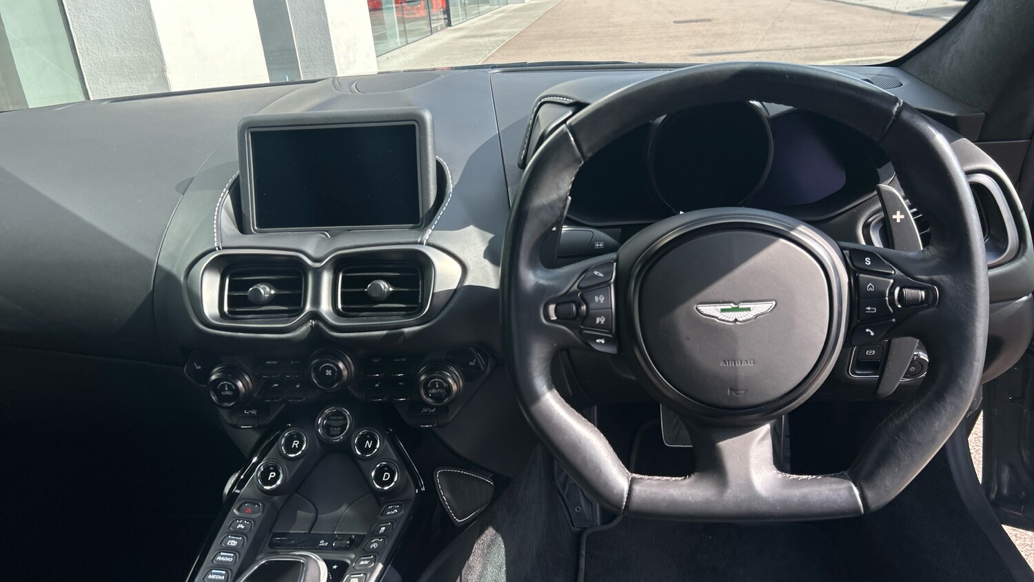 Used Aston Martin Vantage 2021 for sale - 78084313: Photo 11
