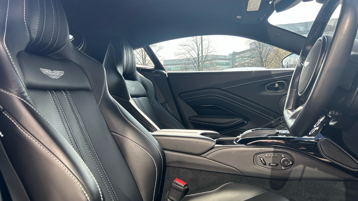 Used Aston Martin Vantage 2021 for sale - 78084313: Photo 12