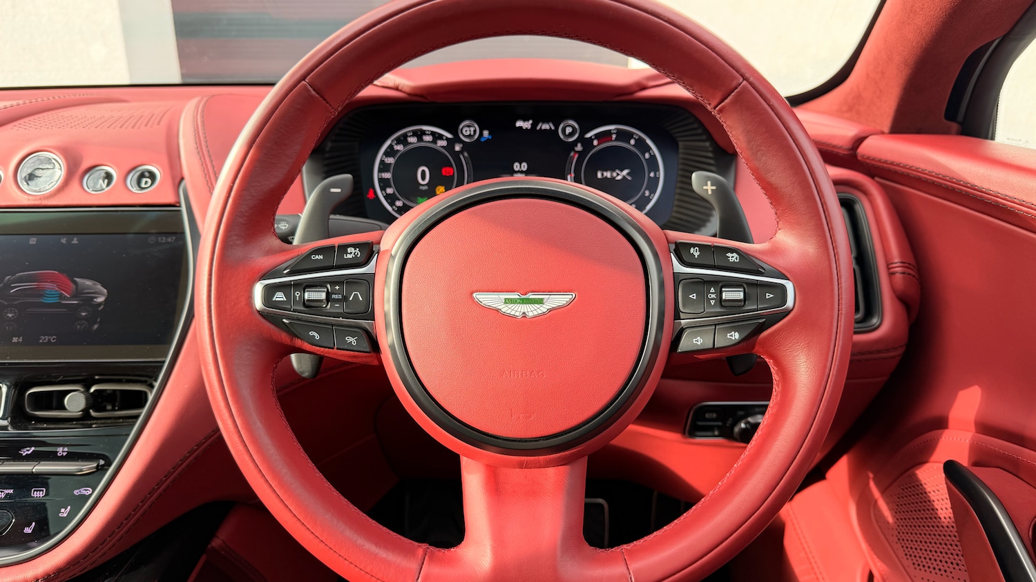 Used Aston Martin DBX 2022 for sale - 76470955: Photo 11