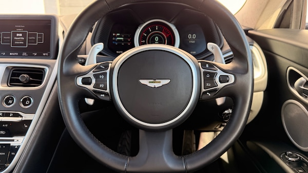 Used Aston Martin DB11 2019 for sale - 76119543: Photo 11