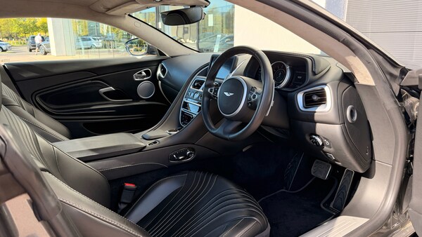 Used Aston Martin DB11 2019 for sale - 76119543: Photo 3