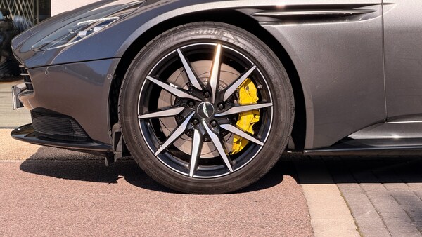 Used Aston Martin DB11 2019 for sale - 76119543: Photo 4