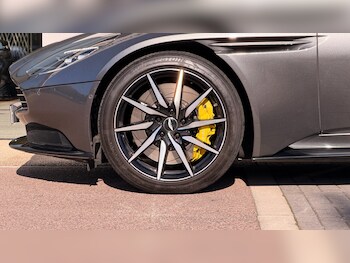 Used Aston Martin DB11 2019 for sale - 76119543: Photo 4