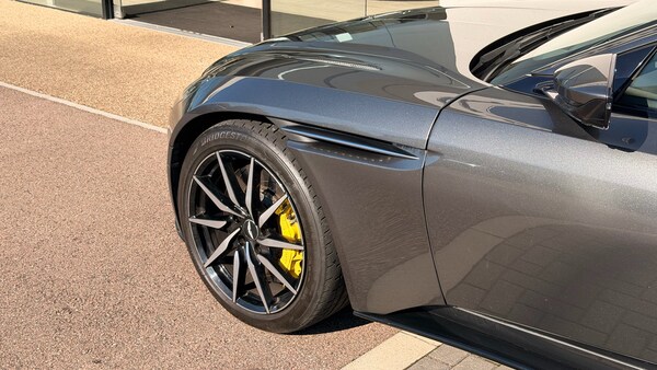 Used Aston Martin DB11 2019 for sale - 76119543: Photo 9