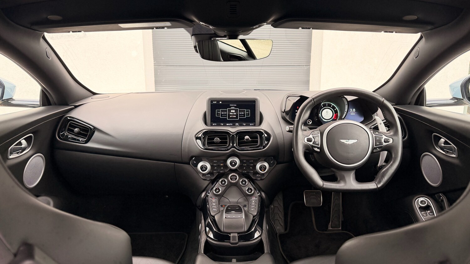 Used Aston Martin Vantage 2019 for sale - 76510584: Photo 10