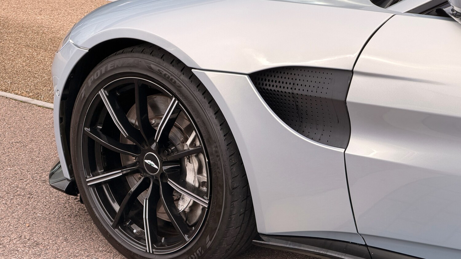 Used Aston Martin Vantage 2019 for sale - 76510584: Photo 9