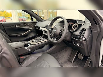 Used Aston Martin DBX 2025 for sale - 76186979: Photo