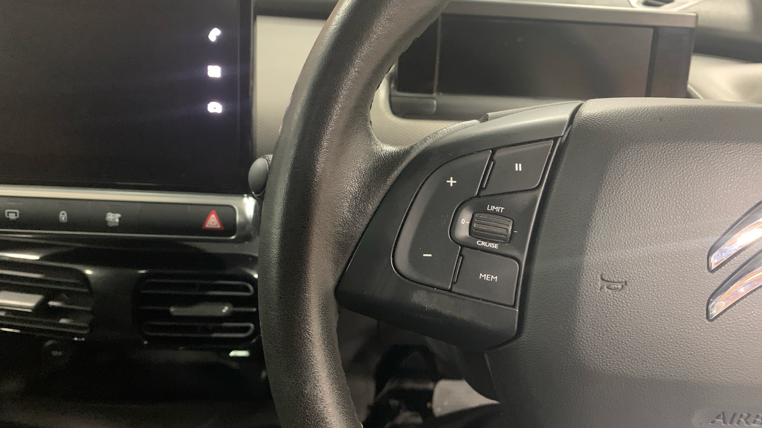 Used Citroen C4 Cactus 2019 for sale - 76307995: Photo 23