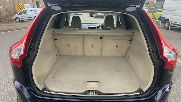 Used Volvo XC60 2017 for sale - 76228666: Photo 19