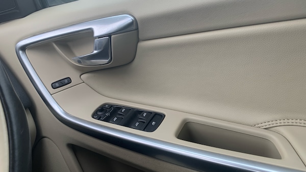 Used Volvo XC60 2017 for sale - 76228666: Photo 22