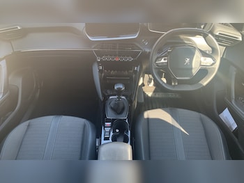 Used Peugeot 2008 2022 for sale - 76043877: Photo 4