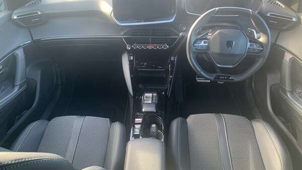 Used Peugeot 2008 2024 for sale - 76139373: Photo 4