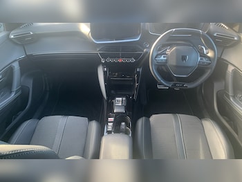Used Peugeot 2008 2024 for sale - 76139373: Photo 4