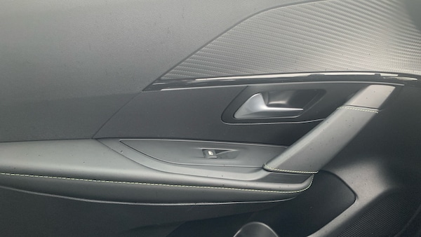 Used Peugeot 208 2023 for sale - 76190401: Photo 41