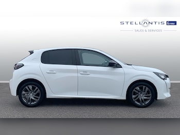 Used Peugeot 208 2022 for sale - 76216486: Photo 2