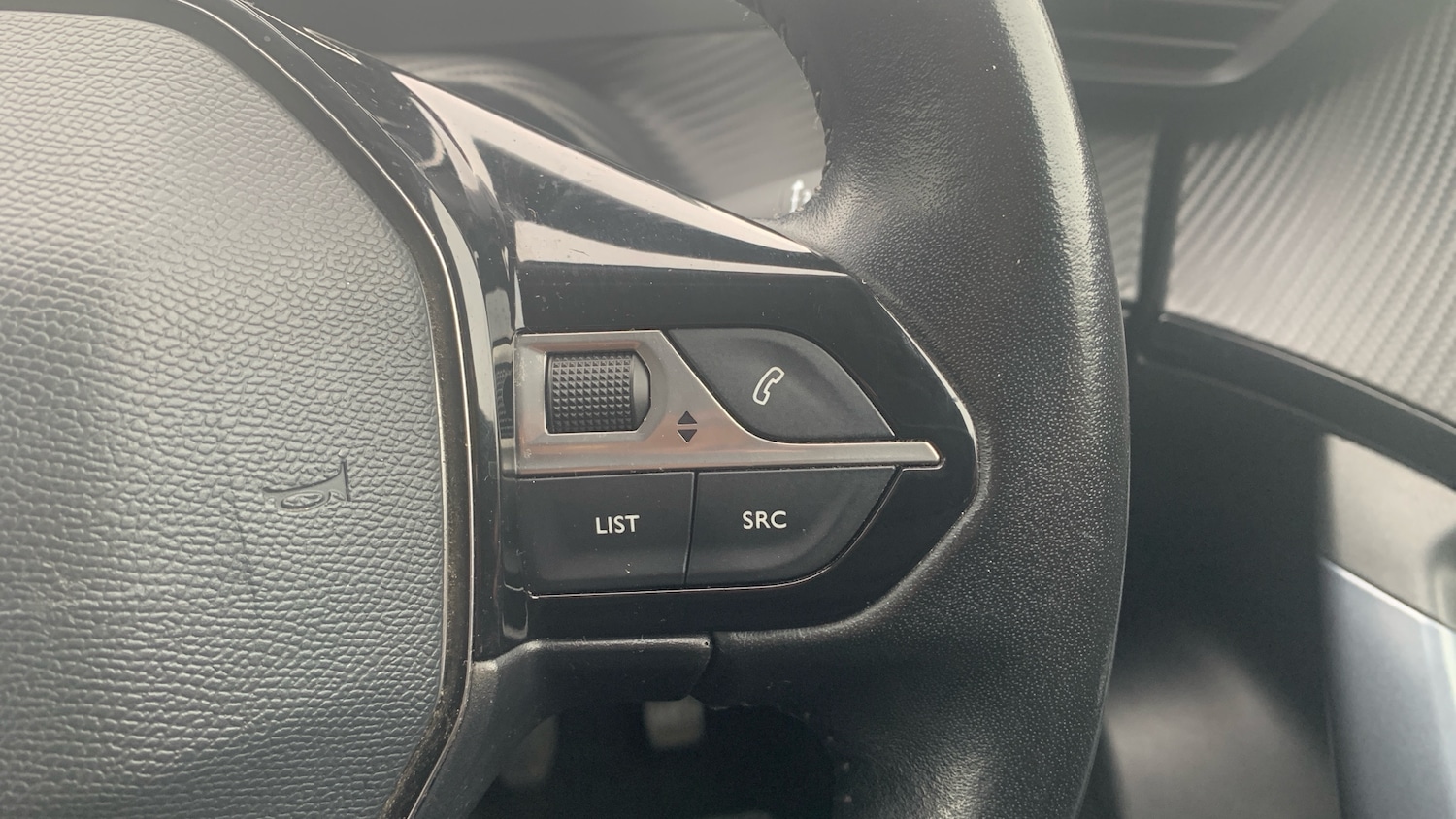 Used Peugeot 2008 2020 for sale - 76260936: Photo 24