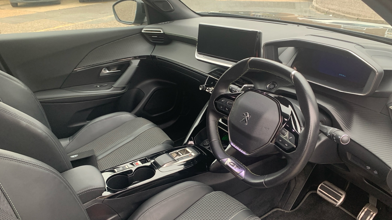 Used Peugeot 2008 2023 for sale - 76248411: Photo 11