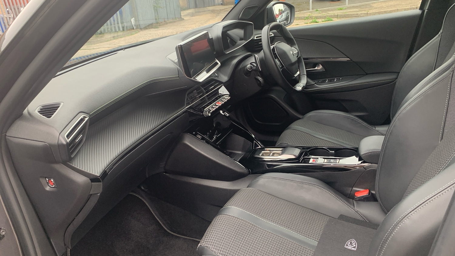 Used Peugeot 2008 2023 for sale - 76248411: Photo 12