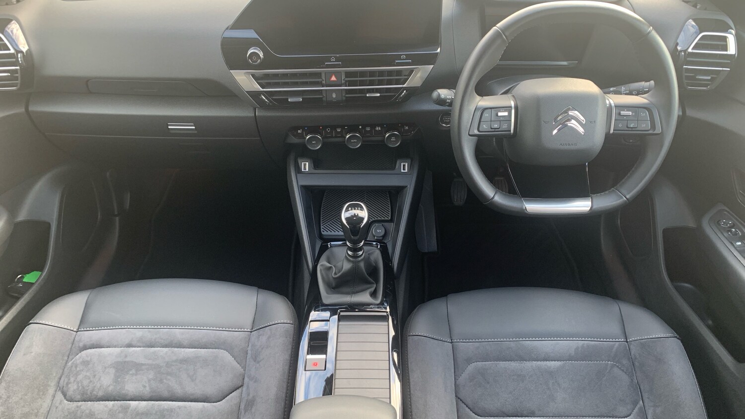 Used Citroen C4 2024 for sale - 76315633: Photo 4