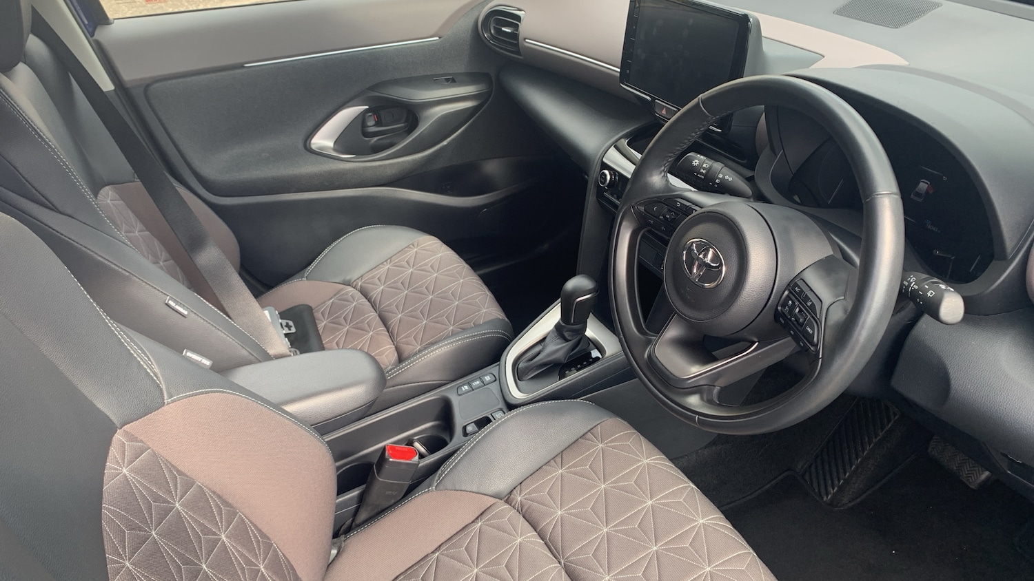Used Toyota Yaris Cross 2022 for sale - 76003097: Photo 11