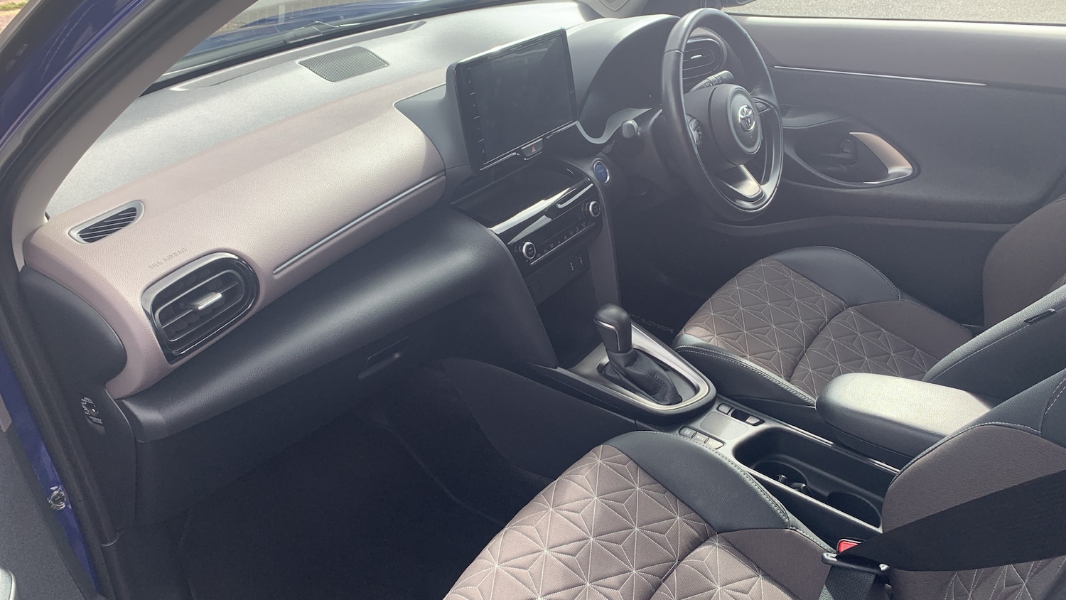Used Toyota Yaris Cross 2022 for sale - 76003097: Photo 12