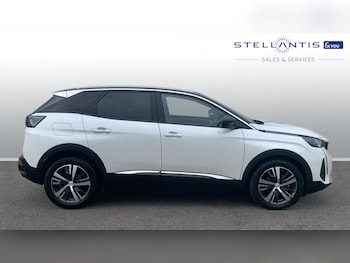 Used Peugeot 3008 2023 for sale - 76241064: Photo 2