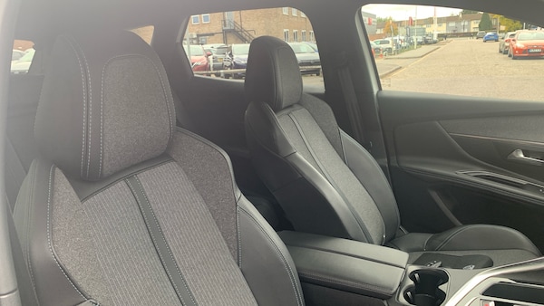 Used Peugeot 3008 2023 for sale - 76241064: Photo 42