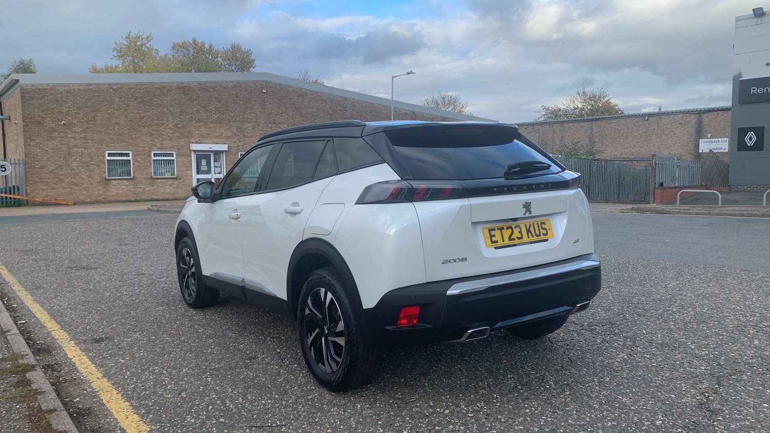 Used Peugeot 2008 2023 for sale - 76315637: Photo 5