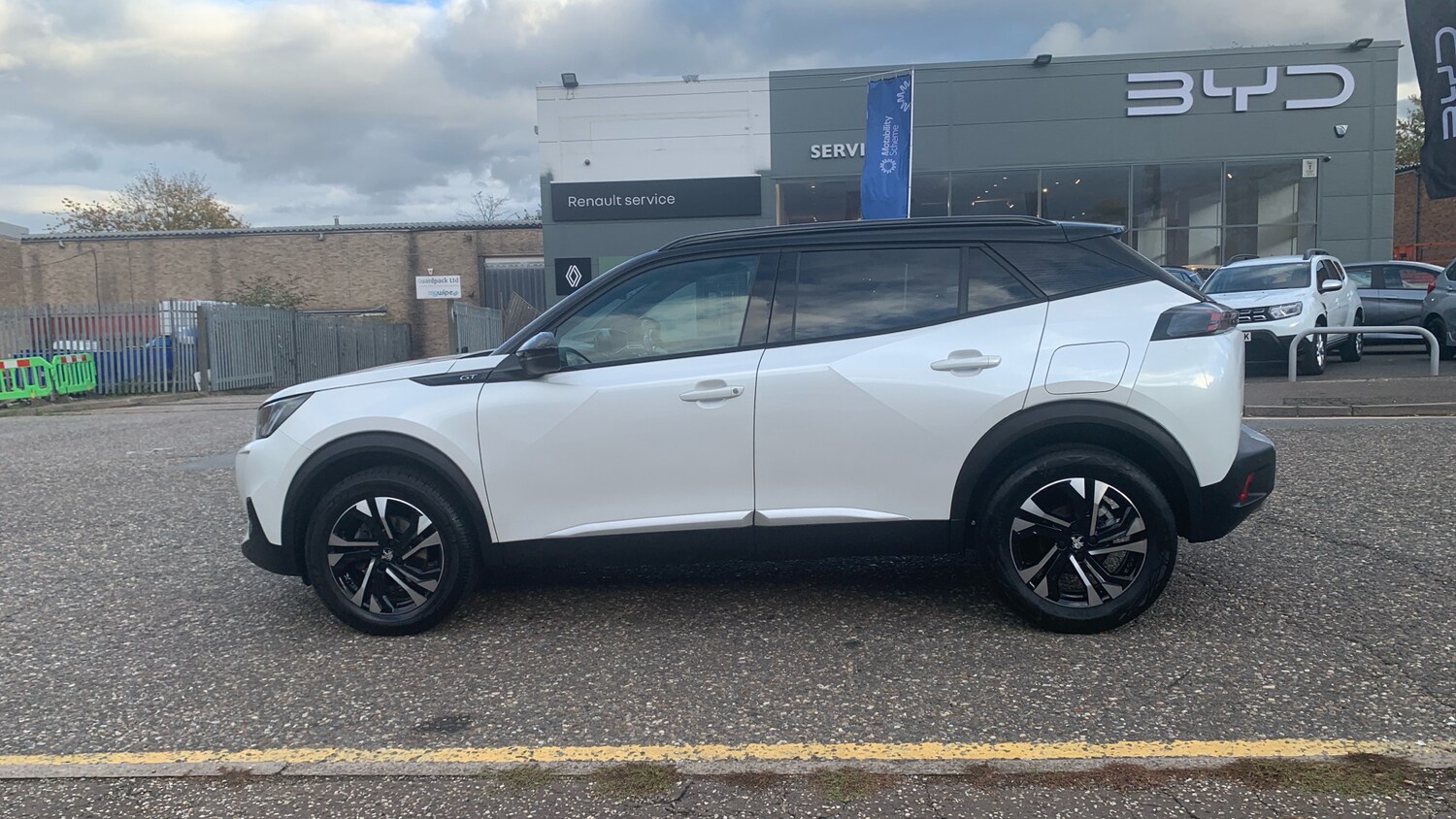 Used Peugeot 2008 2023 for sale - 76315637: Photo 6