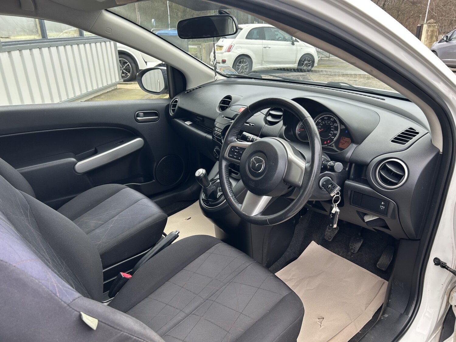 Used Mazda Mazda2 2012 for sale - 77609990: Photo 11