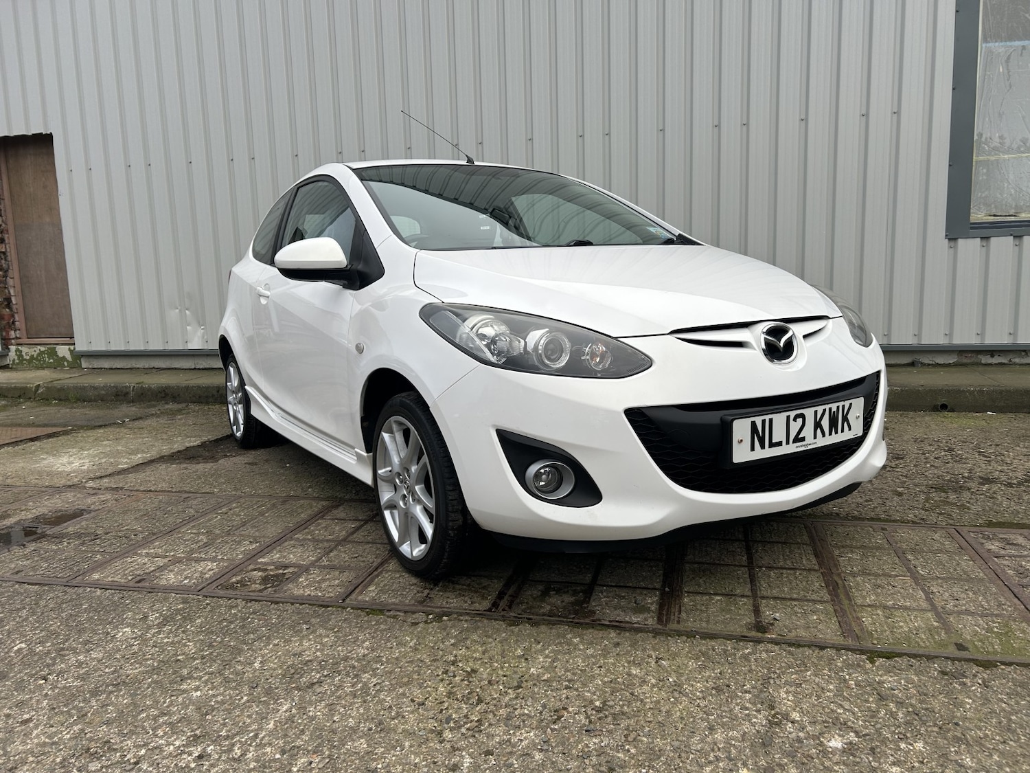 Used Mazda Mazda2 2012 for sale - 77609990: Photo 3