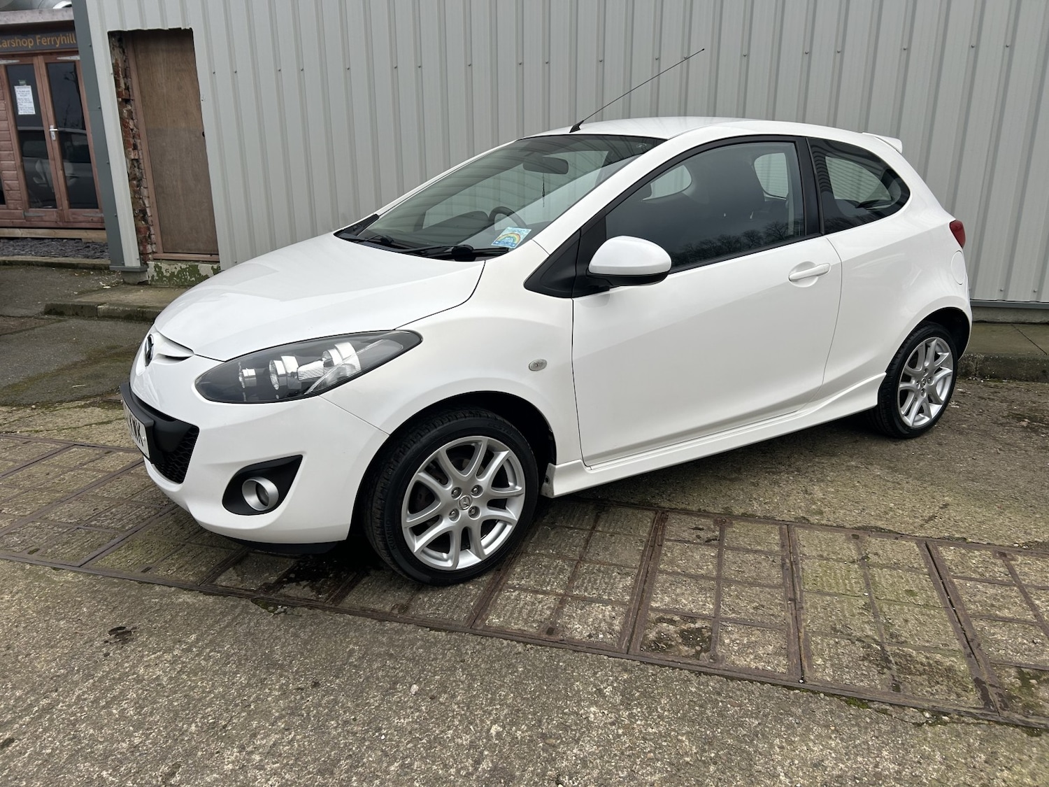 Used Mazda Mazda2 2012 for sale - 77609990: Photo 4