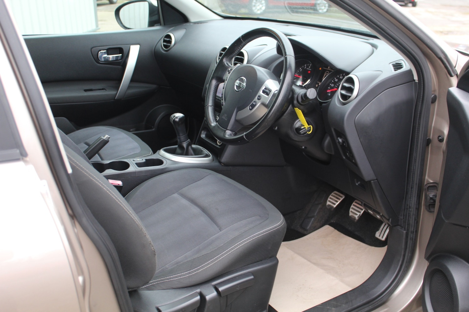 Used Nissan Qashqai 2010 for sale - 77632619: Photo 16