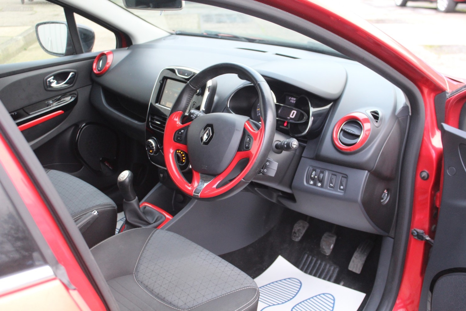 Used Renault Clio 2014 for sale - 77595320: Photo 13