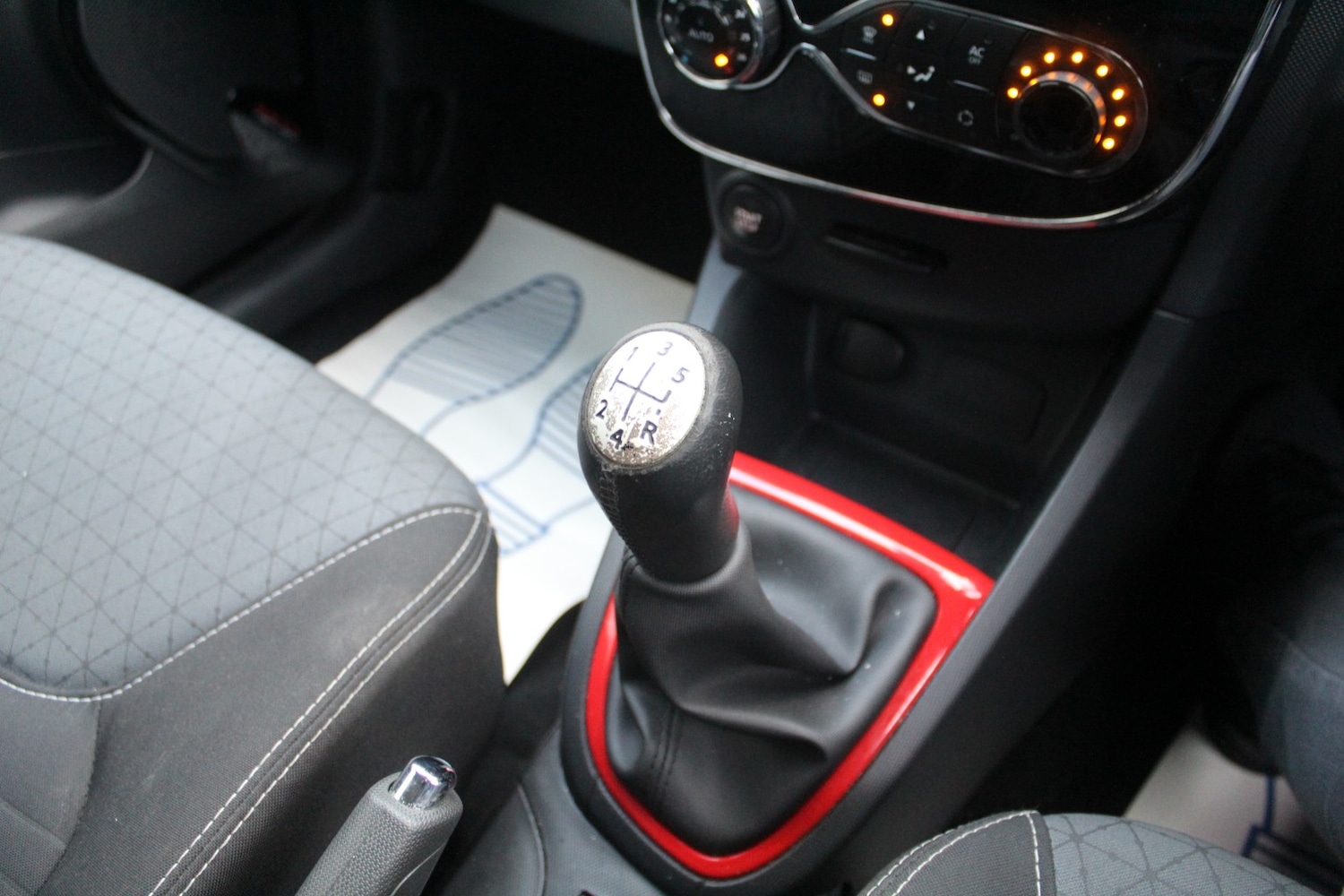 Used Renault Clio 2014 for sale - 77595320: Photo 16