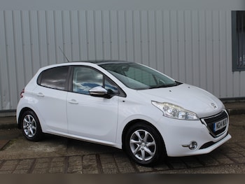 Used Peugeot 208 2014 for sale - 79347122: Photo