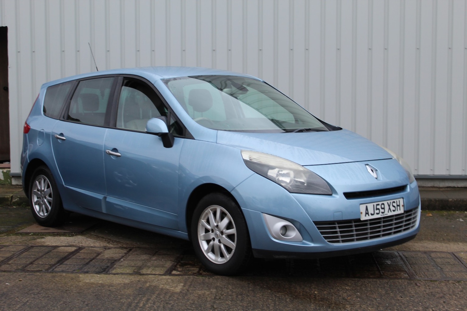 Used Renault Grand Scenic 2010 for sale - 77710736: Photo 2