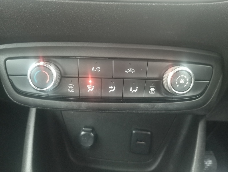 Used Vauxhall Crossland 2022 for sale - 77422950: Photo 17