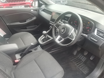 Used Renault Clio 2021 for sale - 78710603: Photo
