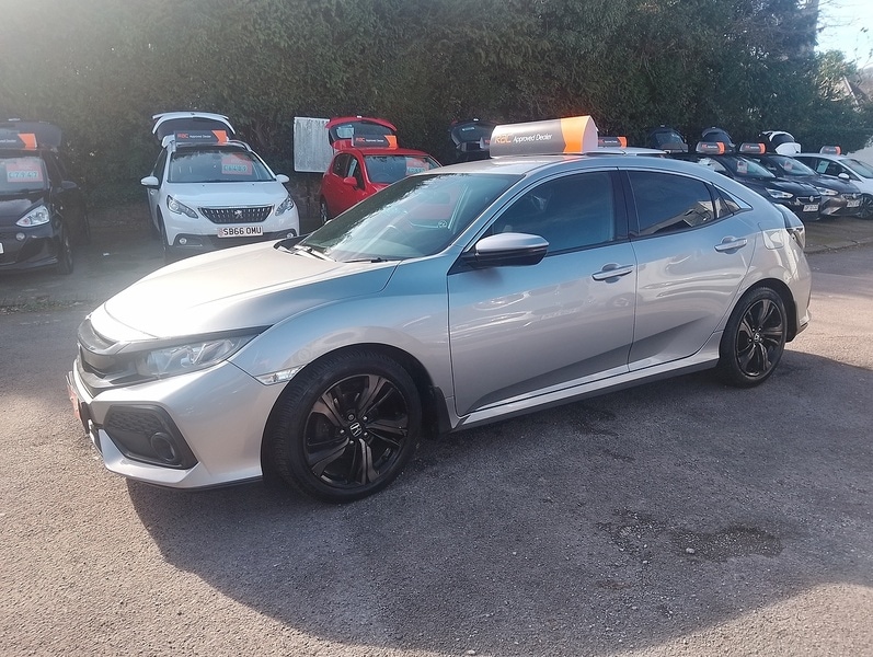Used Honda Civic 2017 for sale - 77655710: Photo 6
