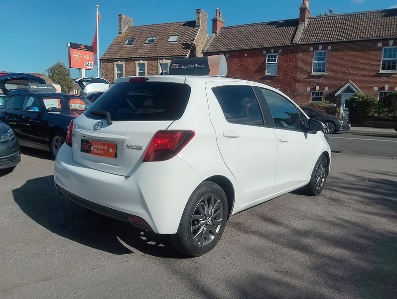 Used Toyota Yaris 2016 for sale - 77423034: Photo 10