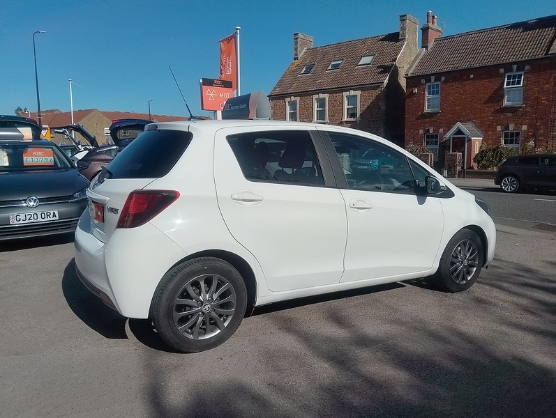 Used Toyota Yaris 2016 for sale - 77643309: Photo 11