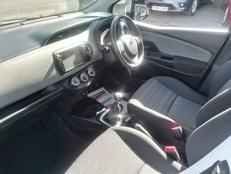 Used Toyota Yaris 2016 for sale - 77643309: Photo 17