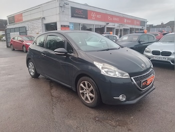 Used Peugeot 208 2015 for sale - 77465272: Photo